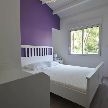 Villa Rénovée Avec Jardin, Climatisation, Wi-fi, 8 Pers, La Palmyre - Fr-1-705-52